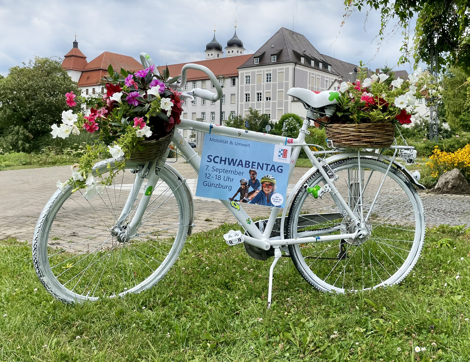 Beim Schwabentag 2024 in Günzburg steht das Fahrrad im Mittelpunkt. - Foto: Johanna Hofgärtner Schwabentag 2024 in Günzburg