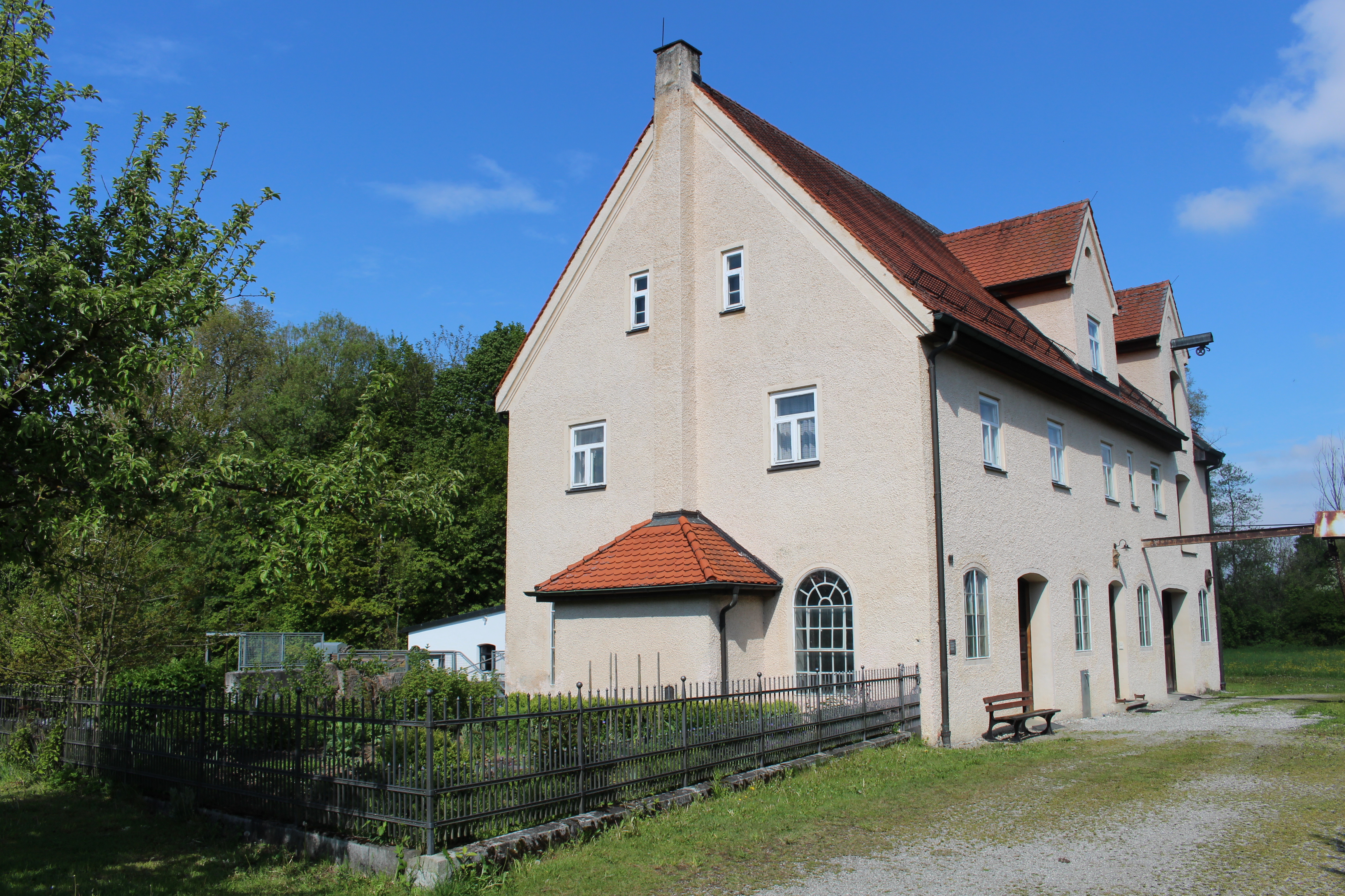 Gebäude Hammerschmiede - Foto: Anja Mayle, Museum Oberschönenfeld