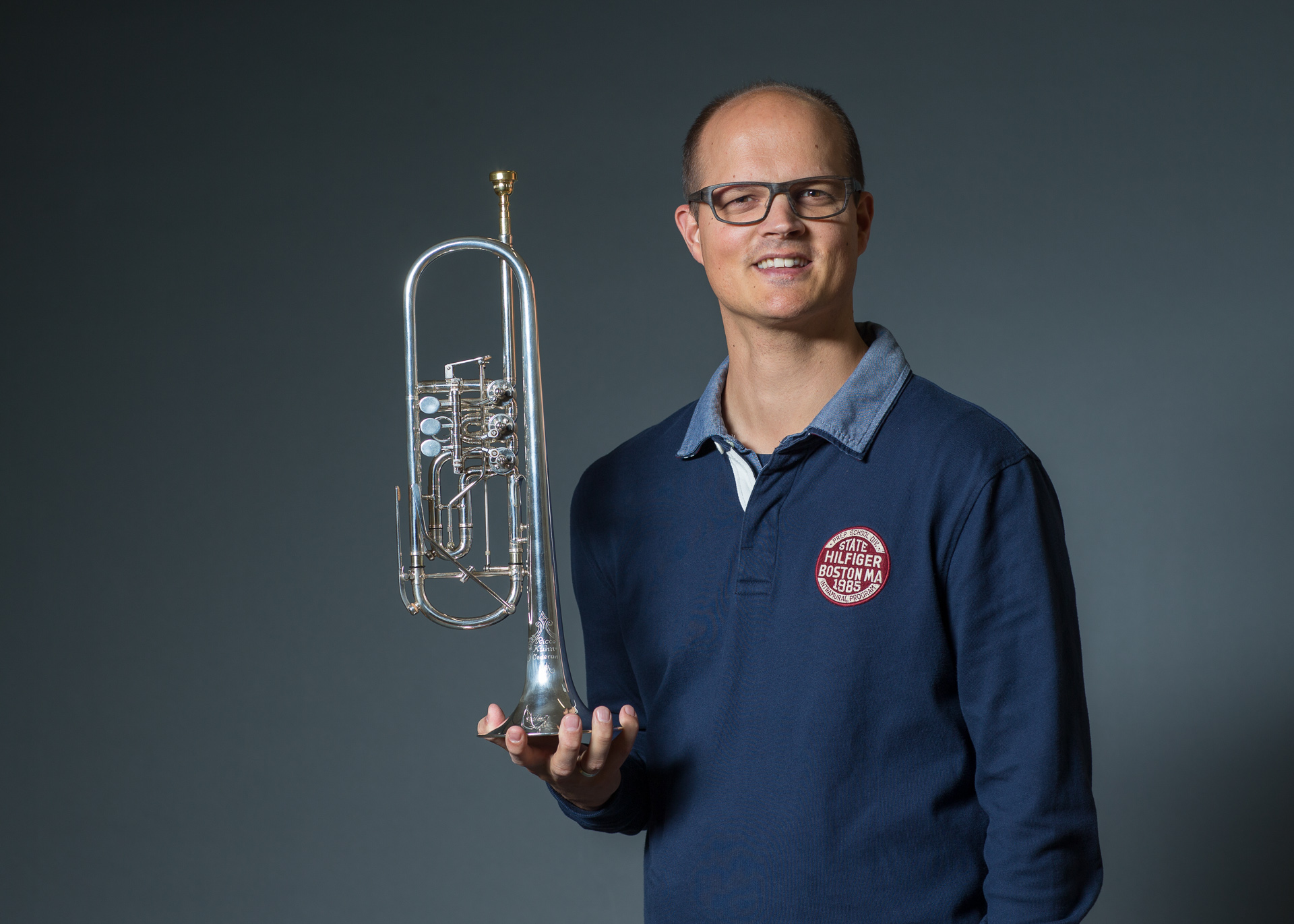 Profimusiker Matthias Haslach gibt einen Trompeten-Workshop an der Berufsfachschule für Musik.