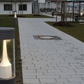 Mit den neuen Leuchten wird auf dem weitläufigen Gelände des Augsburger Bezirkskrankenhauses eine Stromeinsparung von etwa 80 Prozent erzielt.