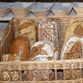 Verschiedene Brotarten werden in der Sonderausstellung "Brot.Nahrung mit Kultur" im Museum KulturLand Ries präsentiert.