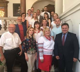 Ukrainische Therapeuten in der Stadt Kaufbeuren - Lebenshilfe Ostallgäu beginnt institutionelle Partnerschaft mit einer ukrainischen Einrichtung für körperlich behinderte Kinder 