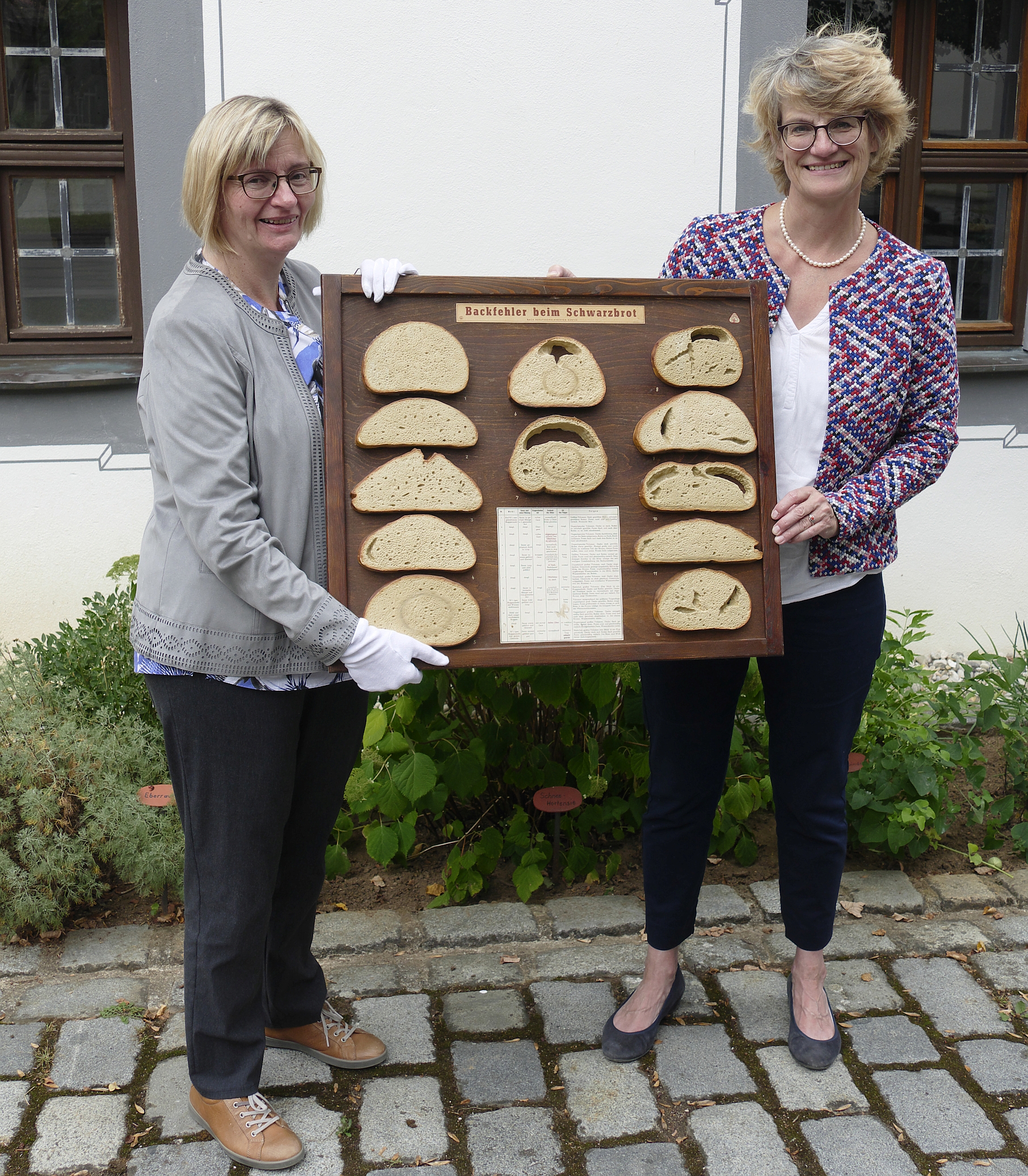 Schenkung für Museumssammlung - Museum KulturLand Ries in Maihingen erhält von der Landwirtschaftsschule Nördlingen eine Schenkung historischer Lehrmaterialen