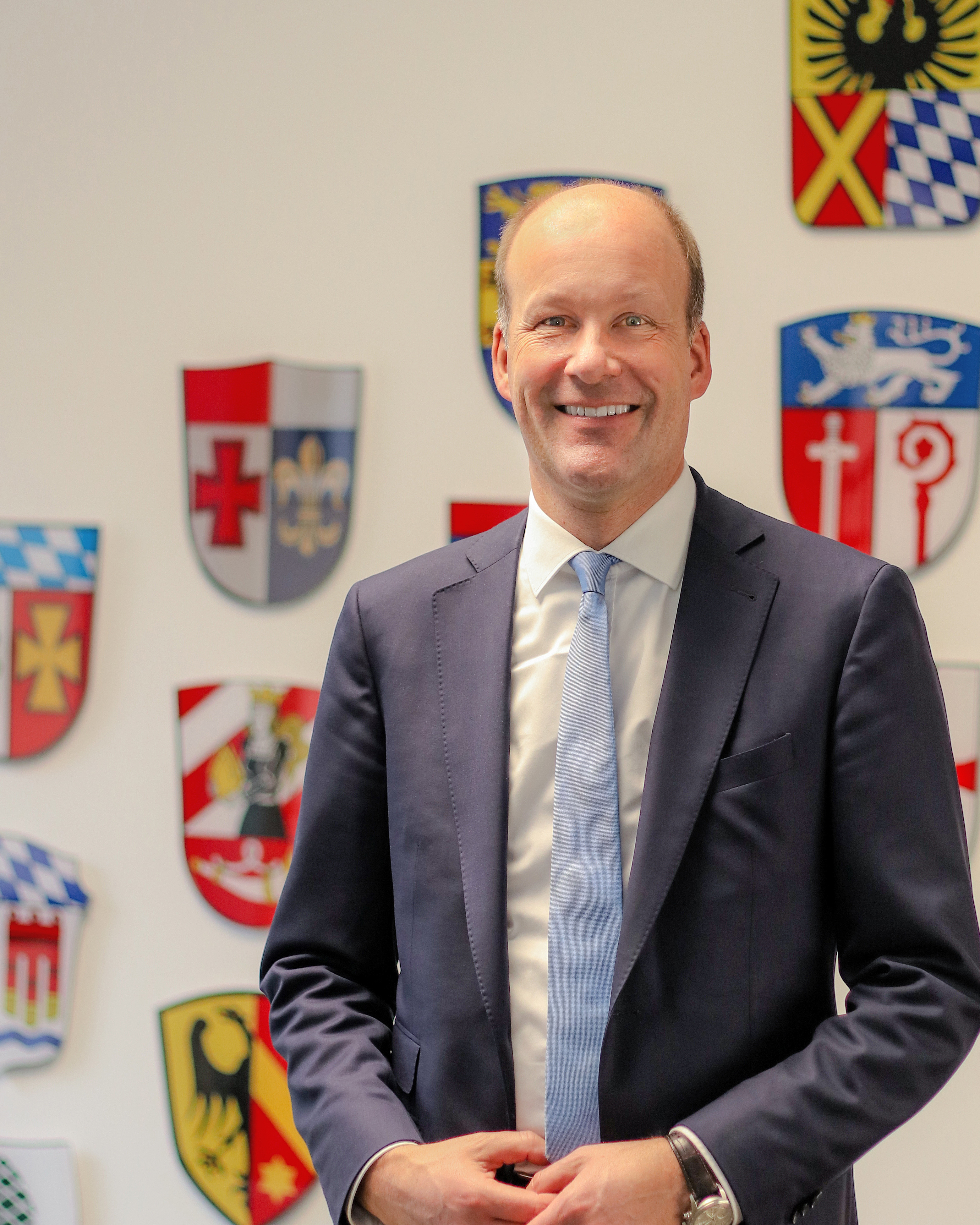 Bezirkstagspräsident Martin Sailer: „Wir lassen die schwäbische Kulturszene nicht im Stich“