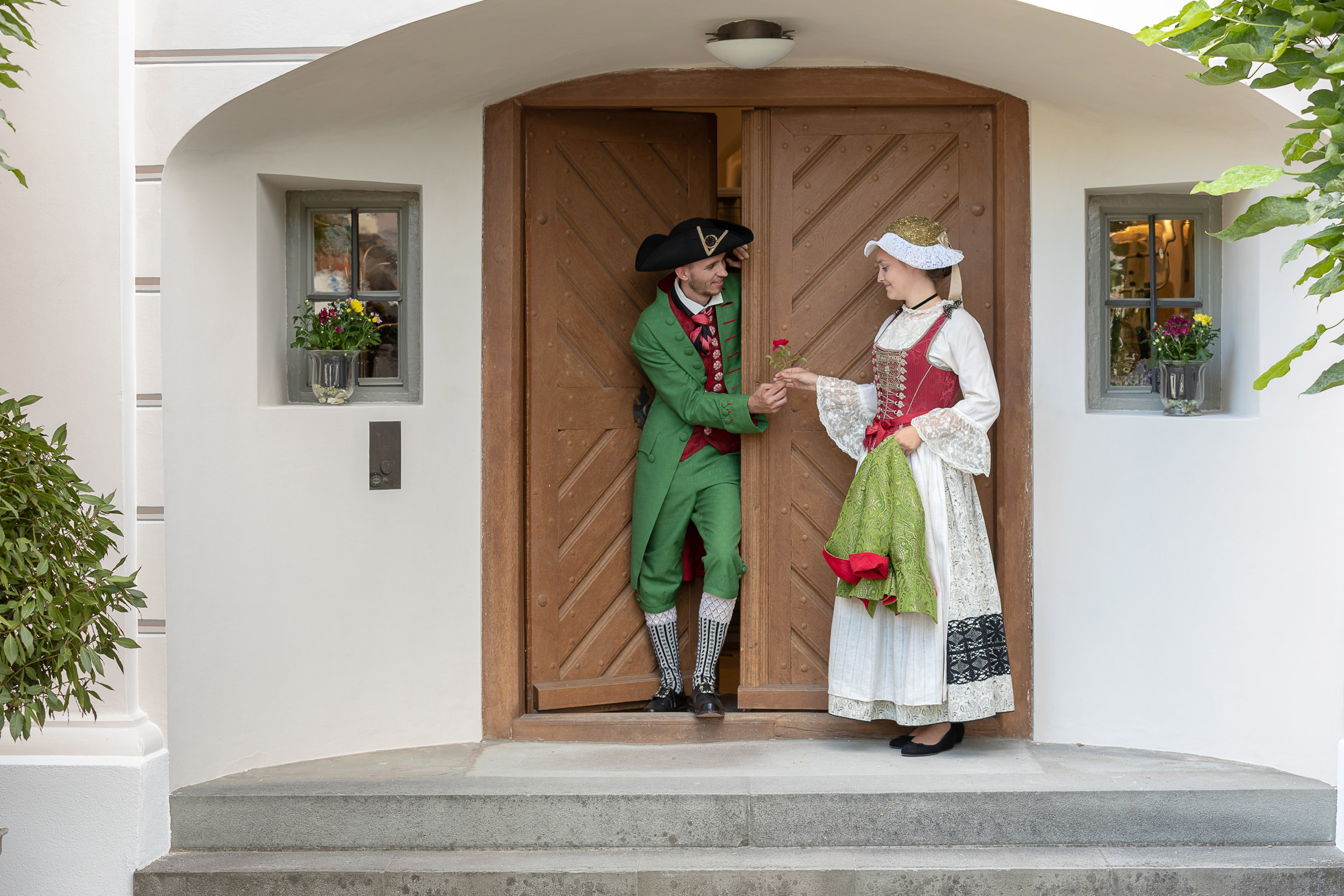 Wir freuen uns über viele Besucher zu unserem Jubiläum im historischen Landauer-Haus - und besonders über viele Trachtenträger!