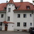 Die ehemalige Direktorenvilla des BKH ist heute das Heilpädagogische Heim „Villa Schönblick“ für Menschen mit seelischer Behinderung.