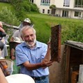 Imker Wilfried Springer, beim Bienen-Familien-Nachmittag