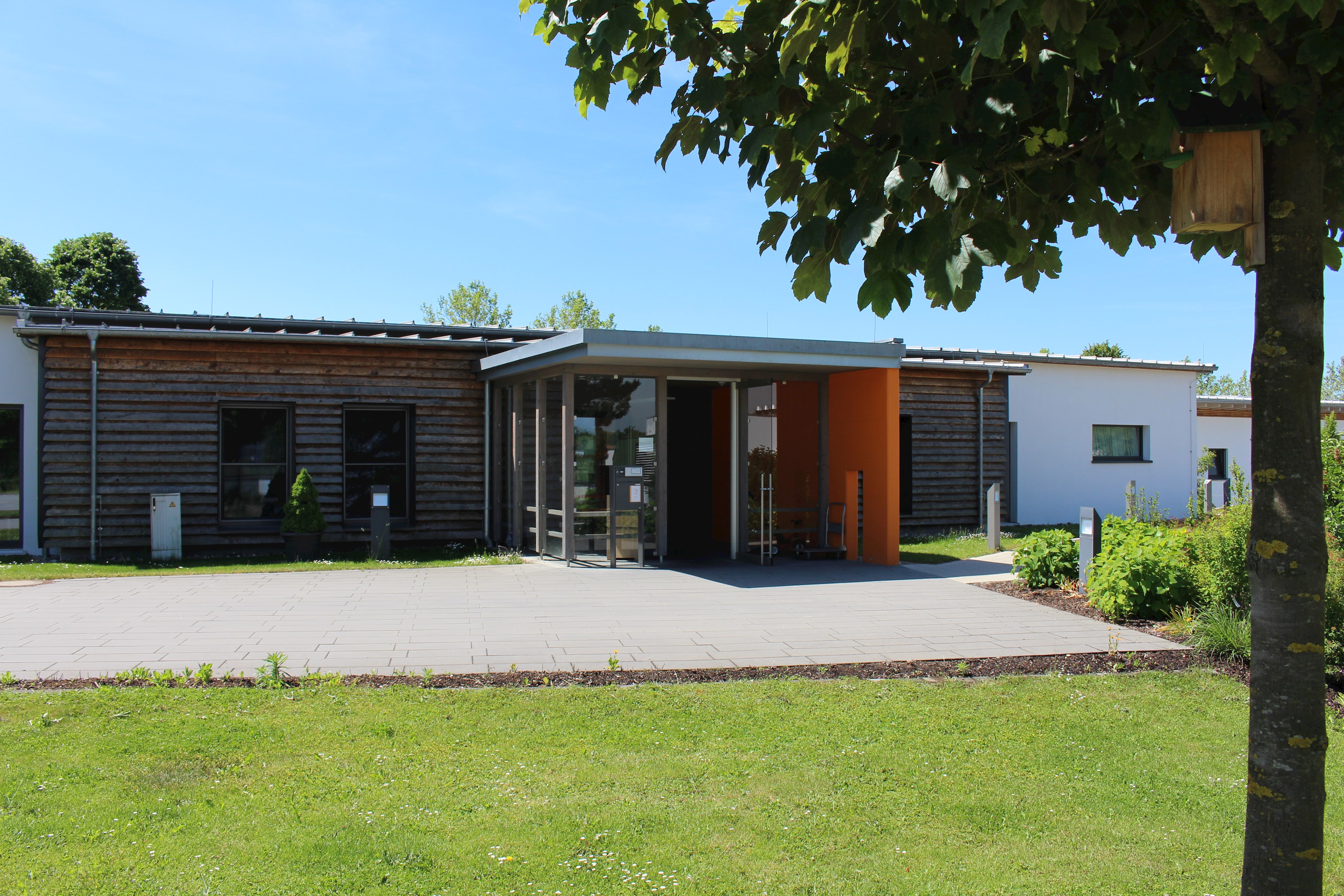 Die Bezirkskliniken Schwaben haben die Immobilie Kinderkrippe von Kids & Company in Günzburg erworben. Der Kauf wurde am heutigen Freitag (18.06.2021) notariell beurkundet.