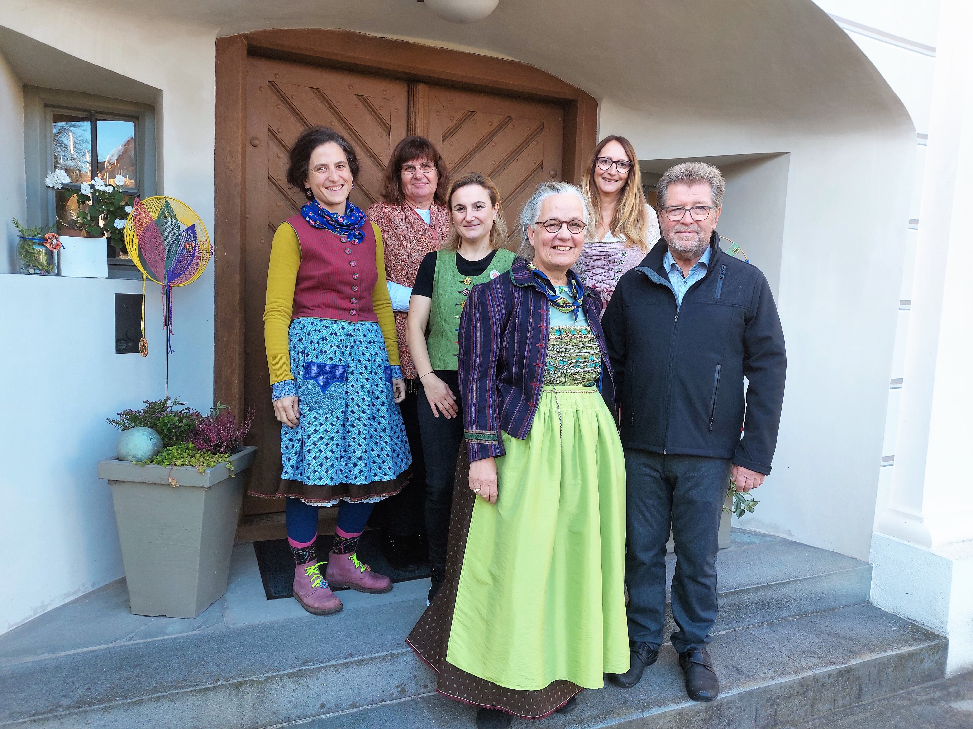 Trachtenkultur-Beratung spendet an Offenen Tafelkreis 