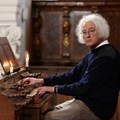 Roland Götz an der Freywis-Orgel in Irsee - Foto: Achim Bunz
